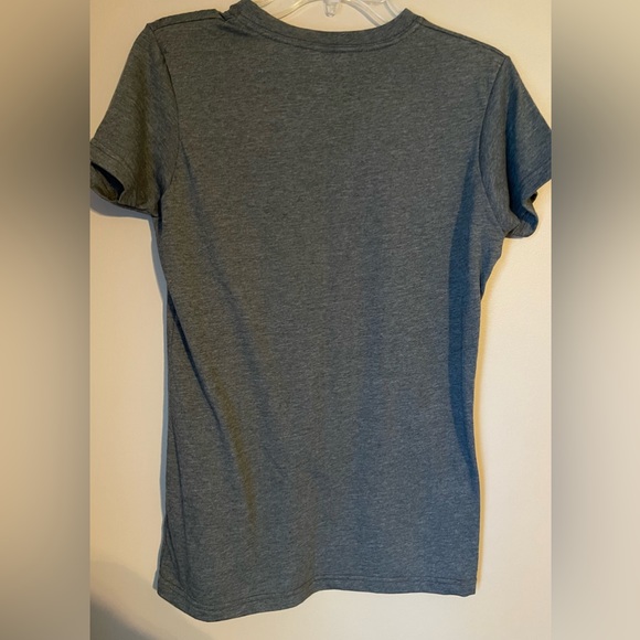 Gray short sleeve tee with logo “Come As You Are” size Med - Picture 2 of 2